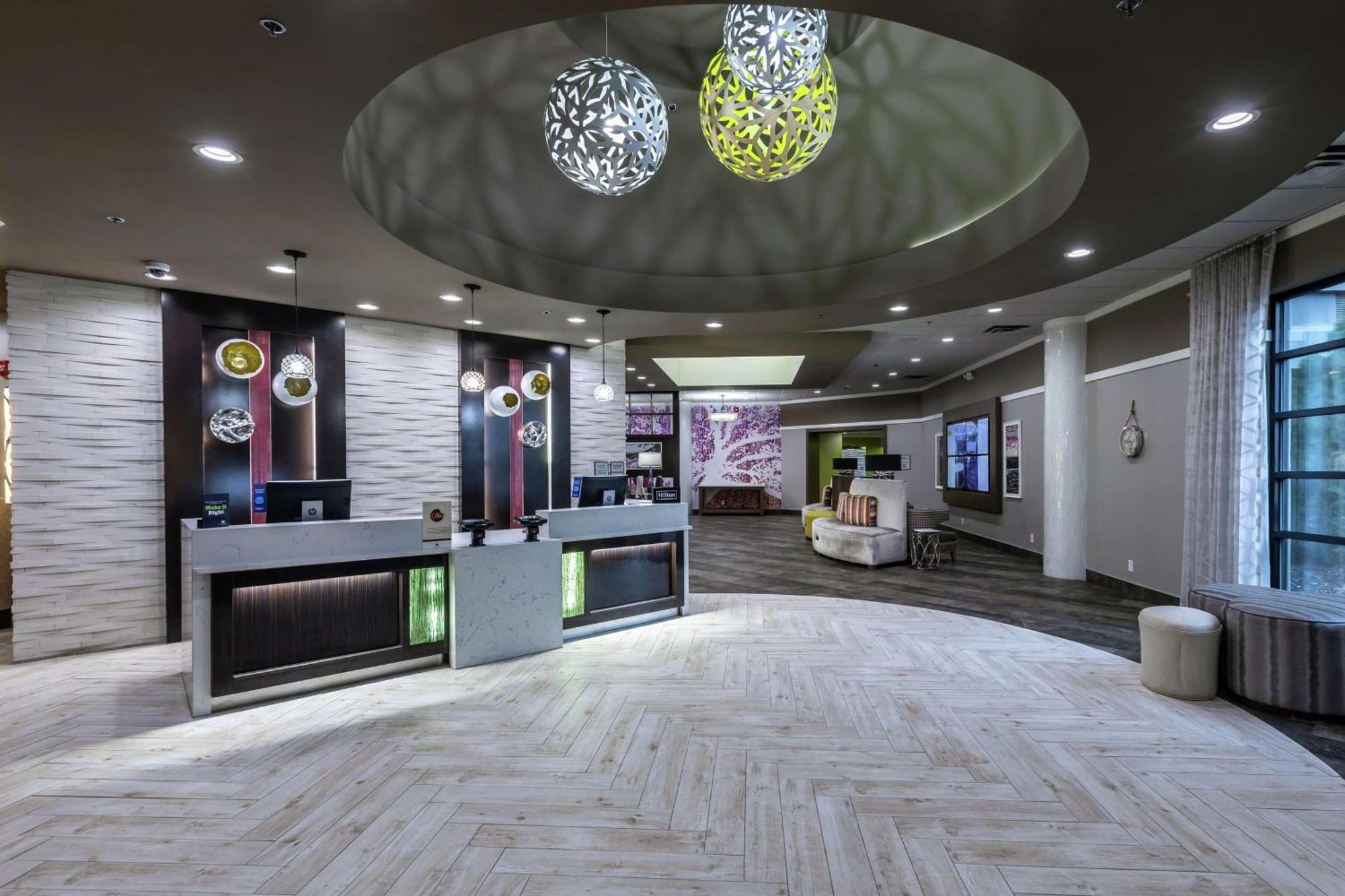 Doubletree By Hilton Winston Salem - University, Nc Exterior foto